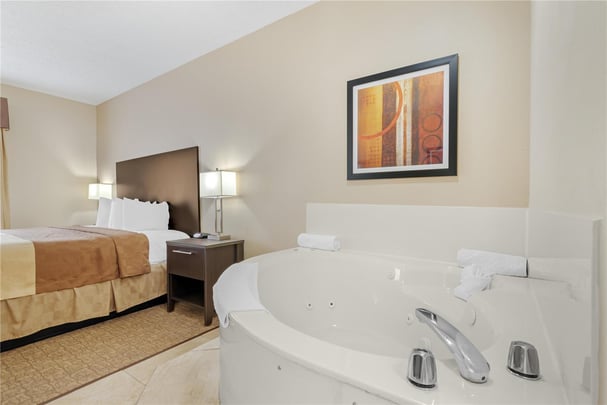 One King Whirlpool Guest Room