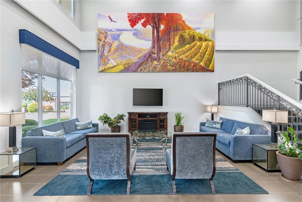 BW Washington MI Lobby