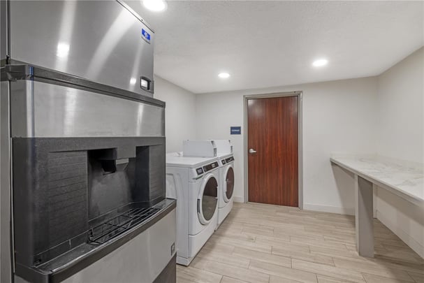 BW Independence MO Laundry