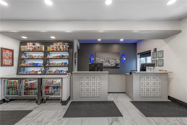 BW Independence MO Lobby