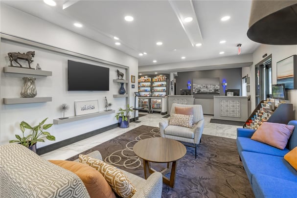 BW Independence MO Lobby