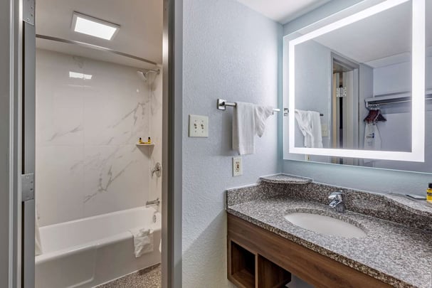 Suite Queen Bed, 2 Rooms