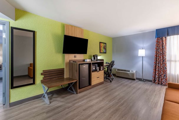 Suite Queen Bed, 2 Rooms