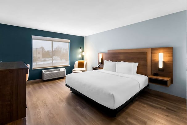 Mobility Accessible King Guestroom