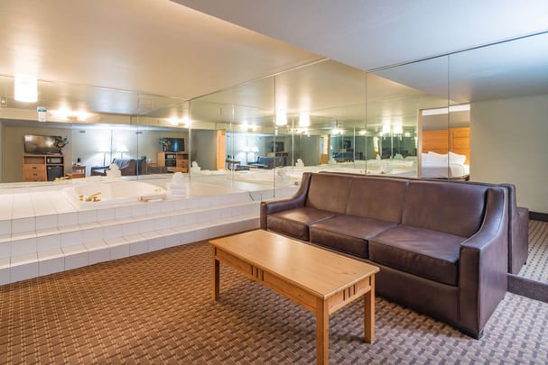 Bridal Jacuzzi Sitting Area