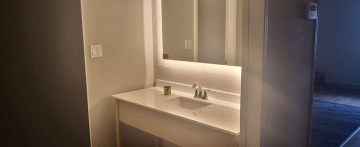 Oversized King Bathroom