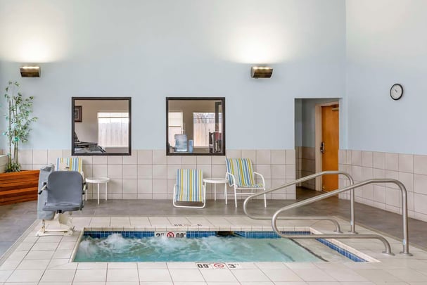 Indoor Pool / Hot Tub