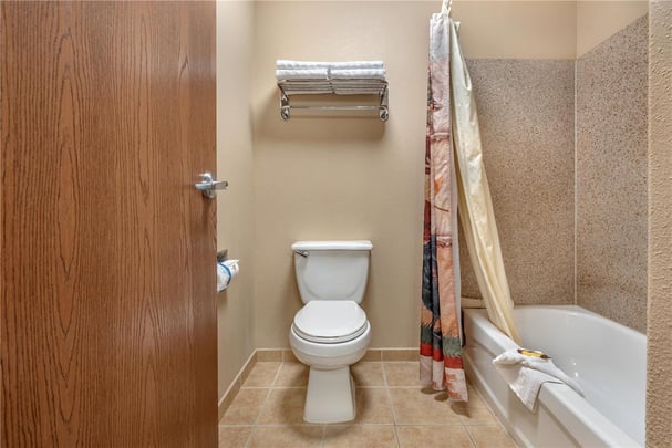 Double Queen Bathroom