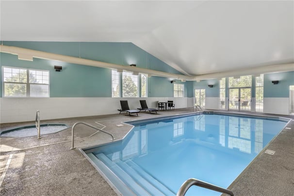 Indoor Pool / Hot Tub