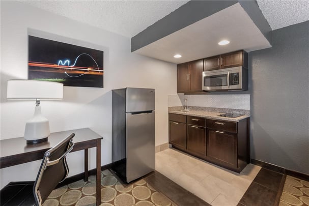 2 Queen Beds with Kitchenette