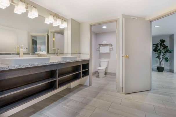 Jetted Suite Bathroom