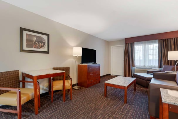 North Tower Two Queen Balcony Suite