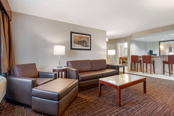 North Tower Two Queen Balcony Suite