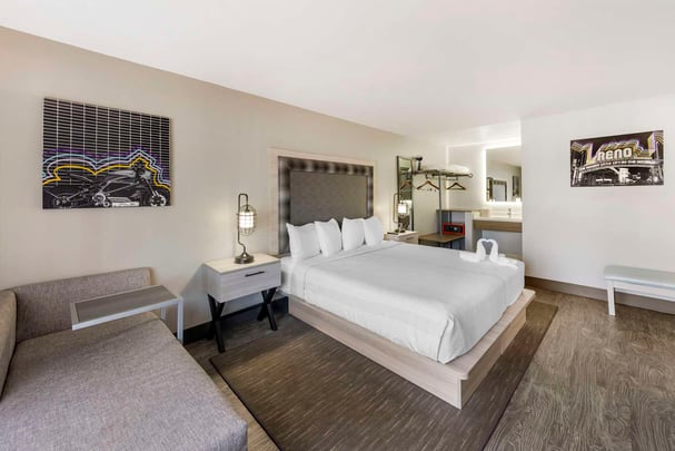 Guest Room Suite King