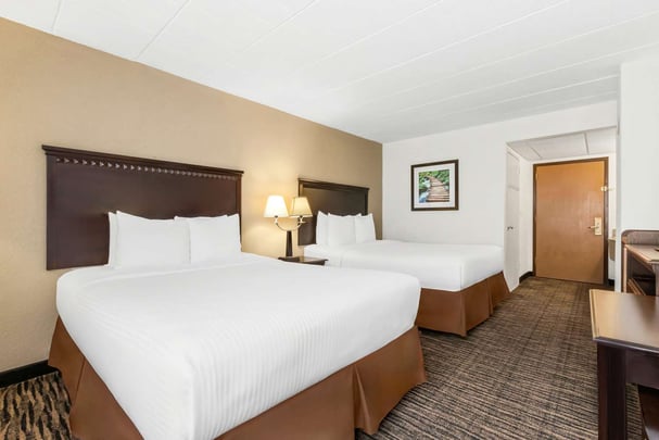2 Queen Bed Room