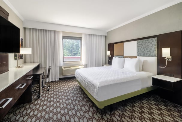 ADA King Suite with Roll In Shower