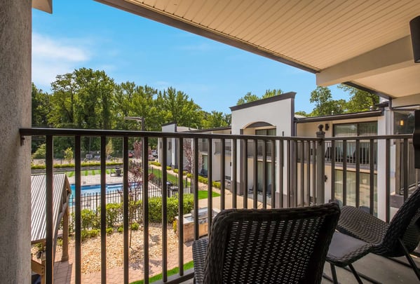 Double Queen Pool View