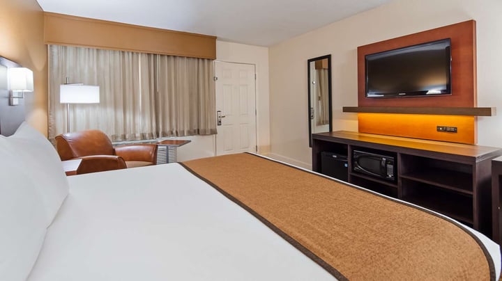 Single Bed Rooms except King Suite