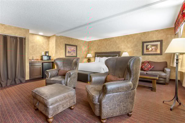 1 King Bed with Living Room