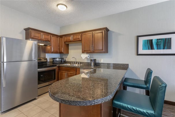 Suite - 2 Queen Beds w/ Kitchen