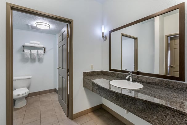 Suite - 2 Queen Beds w/ Kitchen