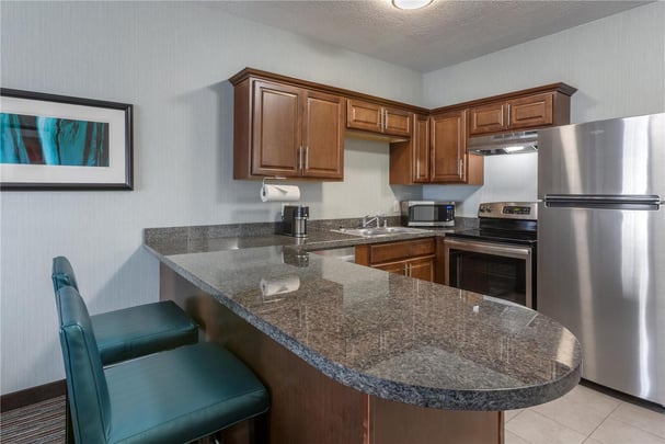 Suite - 1 King Bed w/ Kitchen & Sep Room