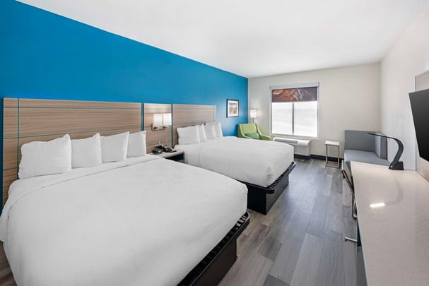 Double Queen Kitchenette