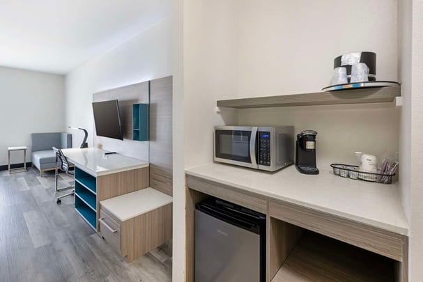 Double Queen Kitchenette