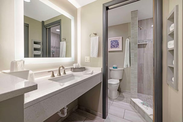 2 Queen Bed Room Smoking