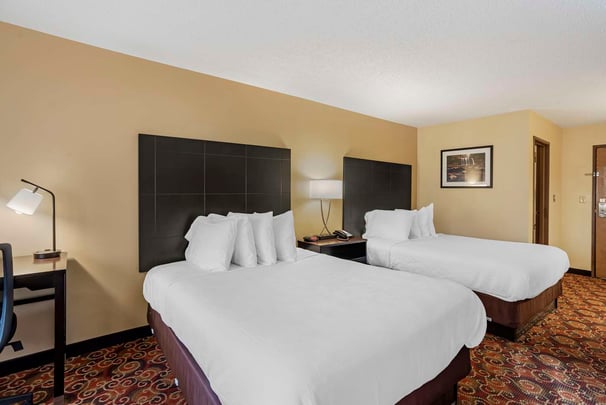 2 Queen Bed Room