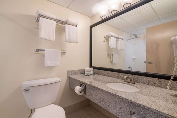 Double Queen Bathroom