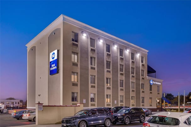 BW Jamaica NY Twilight