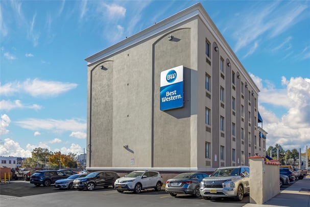 BW Jamaica NY Exterior