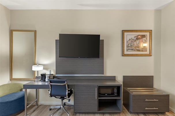 BW Jamaica NY NQQtwo