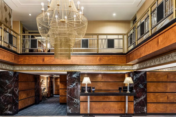 Inn at Great Neck Lobby