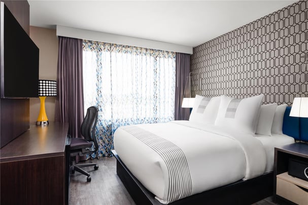 Guest Room Queen Bed