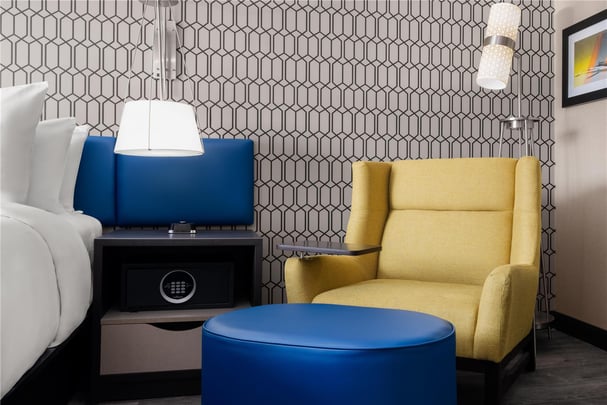 Guest Room Queen Bed