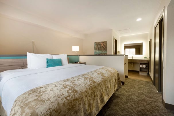 Multi-level Guest Suite with 2 King Beds, 2nd Level Bed