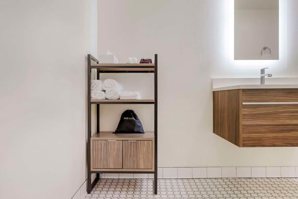 King Bedroom Bathroom