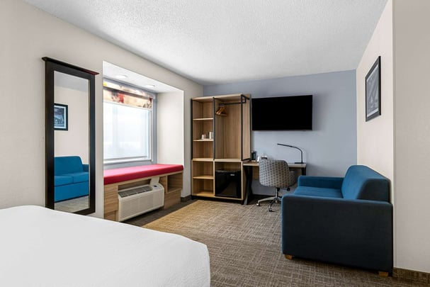 2 Queen Junior Suite