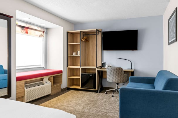 2 Queen Junior Suite