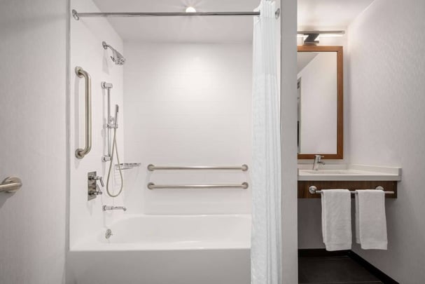 King ADA Bathroom with Tub