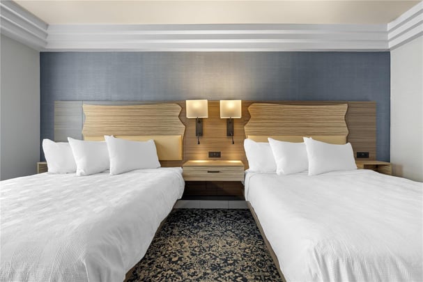 2 Queen Bed Room River View