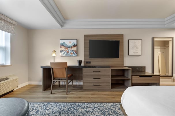 King Room River View Tub