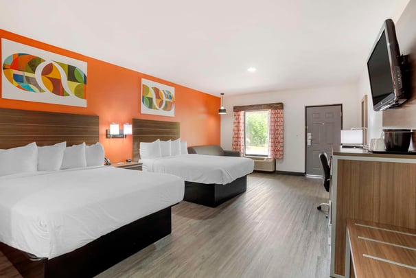 Two Queen w/ Sofa (NS)