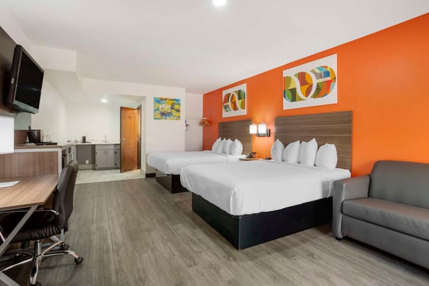 Two Queen w/ Sofa (NS)