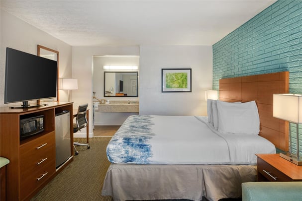 Accessible Queen Guest Room