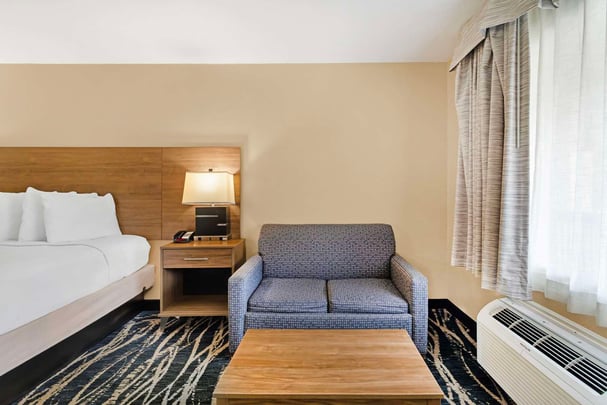 King Guest Room with Sofabed