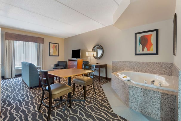 Whirlpool King Suite