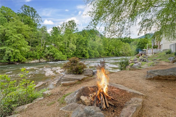 BW Dillsboro NC River